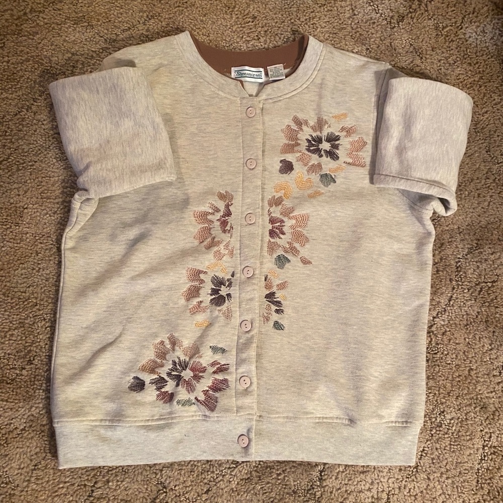 Woman’s Jacket - Picture 4 of 6